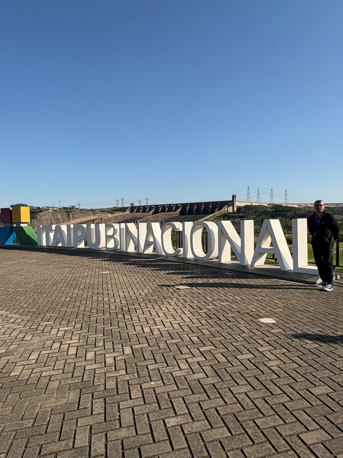 Itaipu sob a ótica da física e da engenharia elétrica